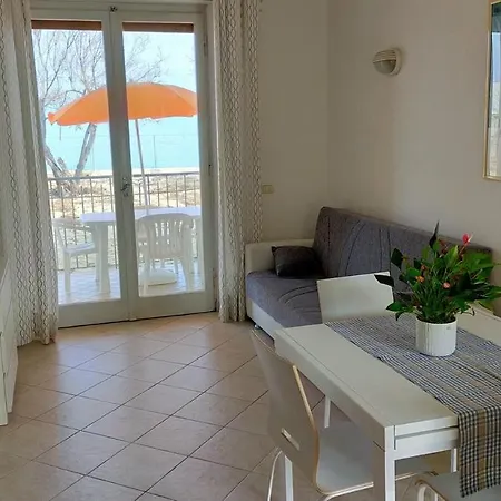 شقة P313 Nr 103 Trilocale Sul Mare Con Ombrellone In Prima Fila *