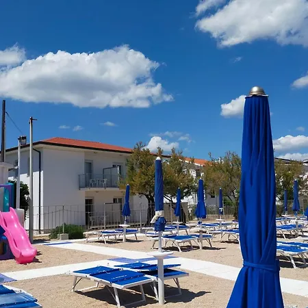 P313 Nr 103 Trilocale Sul Mare Con Ombrellone In Prima Fila *